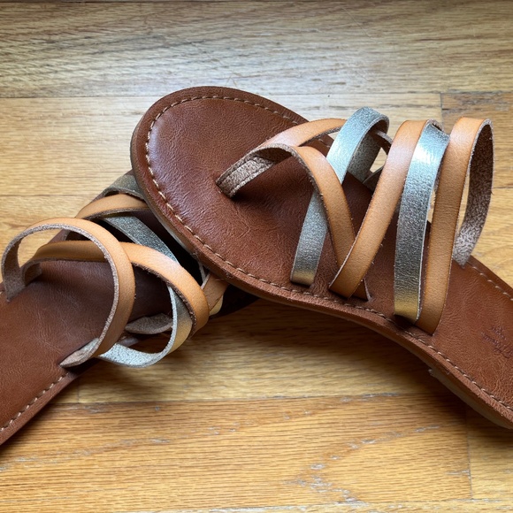 UNIVERSAL THREAD Maritza Multi Strap Toe Slide Sandal - Picture 3 of 5